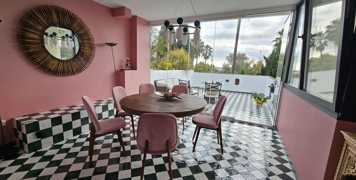 Долгосрочная аренда апартаментов на первом этаже в The Golden Mile 3