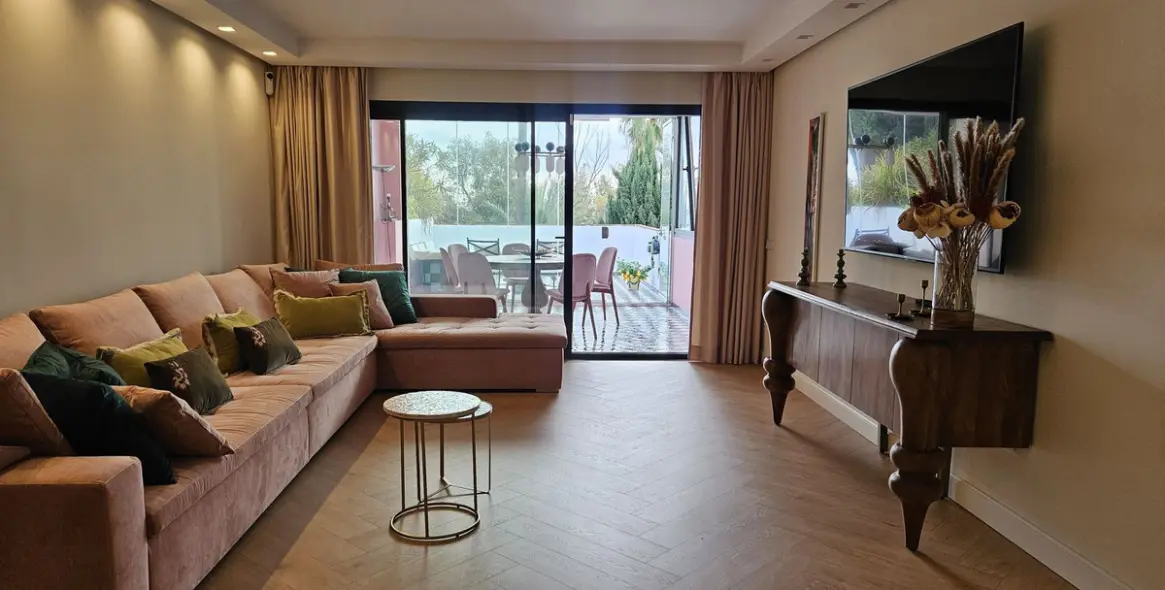 Долгосрочная аренда апартаментов на первом этаже в The Golden Mile 4