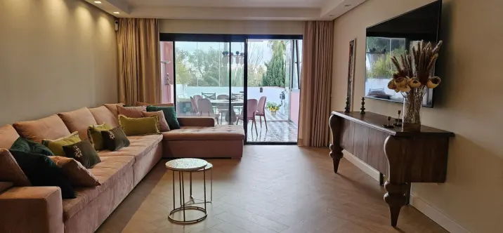 Alquiler a largo plazo de apartamento en planta baja en The Golden Mile 3