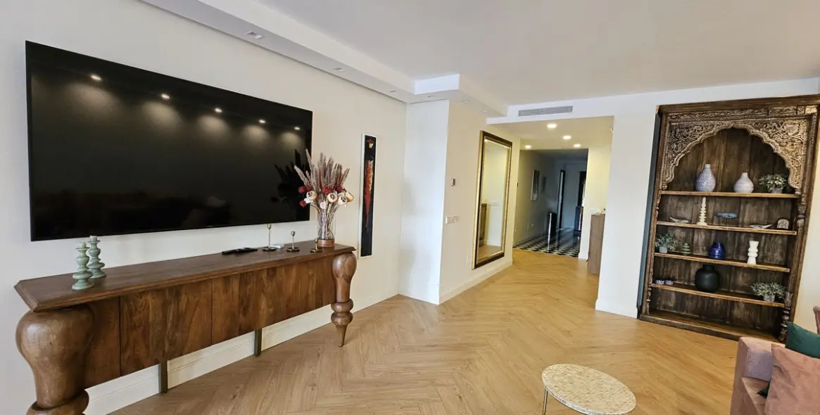 Долгосрочная аренда апартаментов на первом этаже в The Golden Mile 5