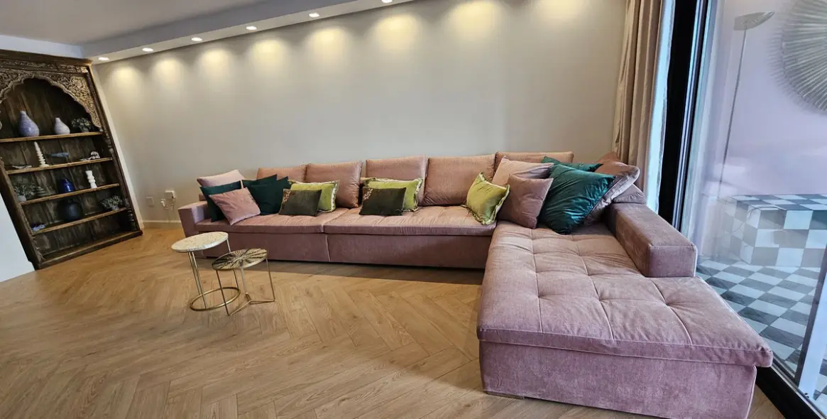 Долгосрочная аренда апартаментов на первом этаже в The Golden Mile 7