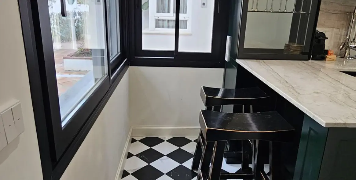 Долгосрочная аренда апартаментов на первом этаже в The Golden Mile 20