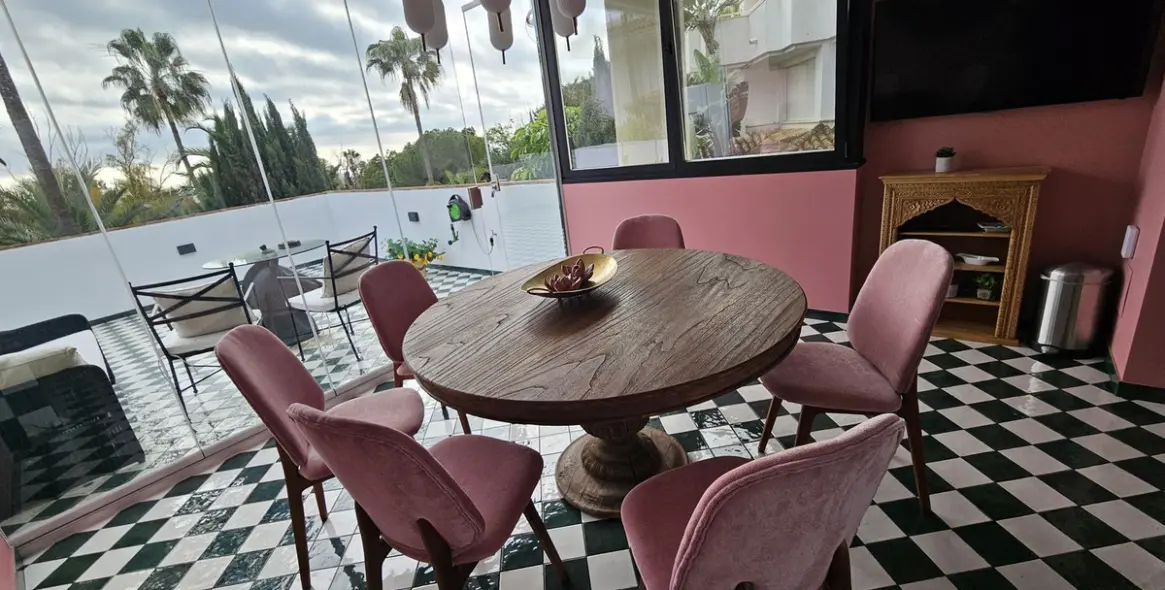 Долгосрочная аренда апартаментов на первом этаже в The Golden Mile 32