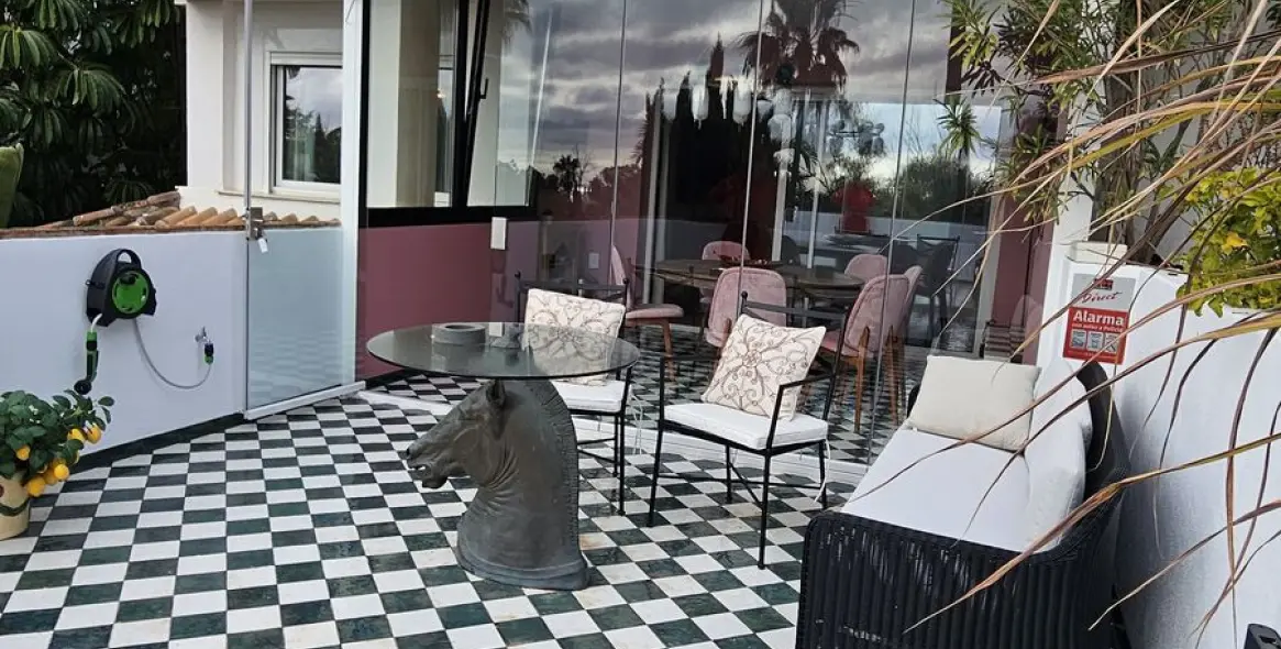 Долгосрочная аренда апартаментов на первом этаже в The Golden Mile 35