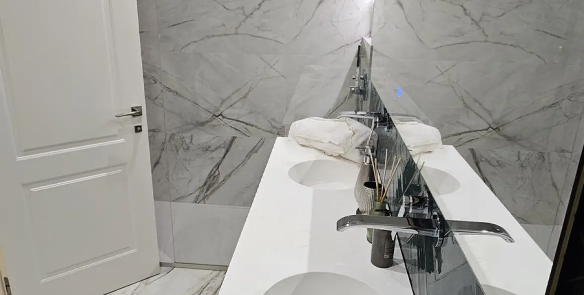 Долгосрочная аренда апартаментов на первом этаже в The Golden Mile 42