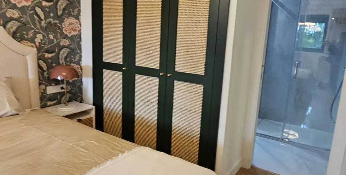 Долгосрочная аренда апартаментов на первом этаже в The Golden Mile 74