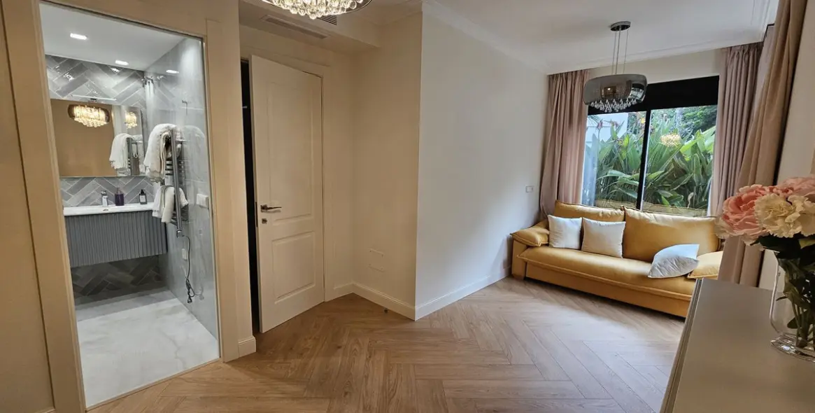 Долгосрочная аренда апартаментов на первом этаже в The Golden Mile 75