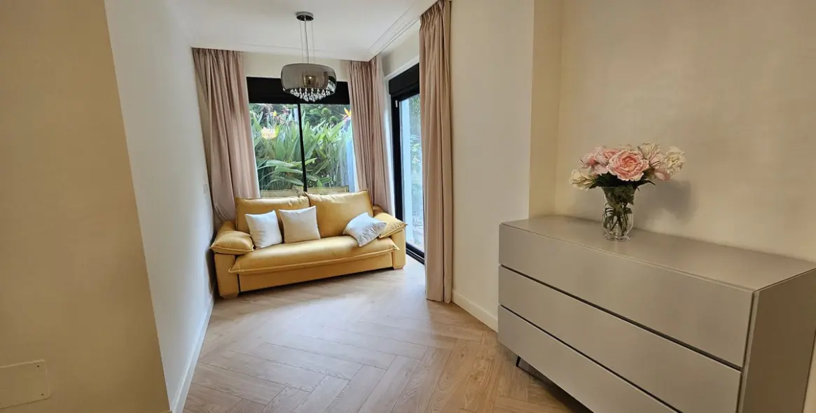 Долгосрочная аренда апартаментов на первом этаже в The Golden Mile 76