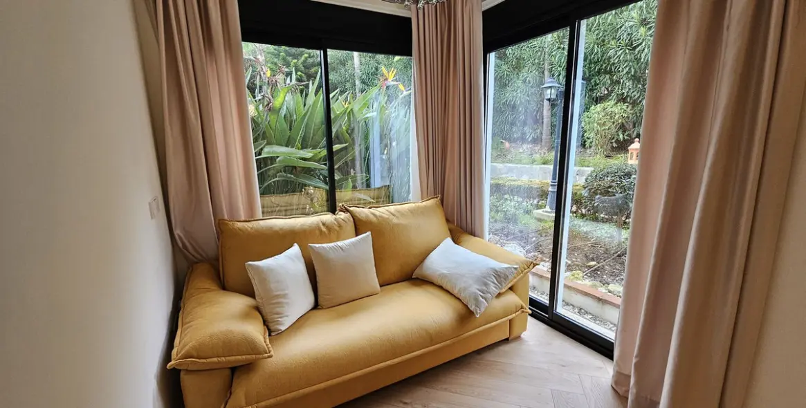 Долгосрочная аренда апартаментов на первом этаже в The Golden Mile 77