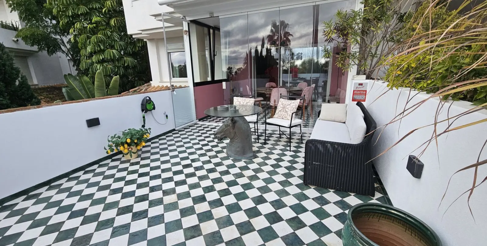 Alquiler a largo plazo de apartamento en planta baja en The Golden Mile 36
