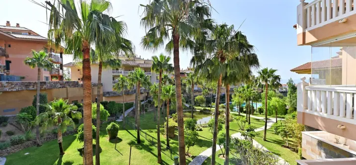 Продажа апартаментов на среднем этаже в Fuengirola 0