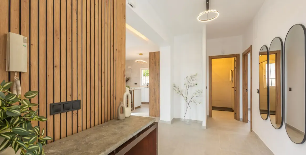 Sale of detached villa in La Duquesa 5