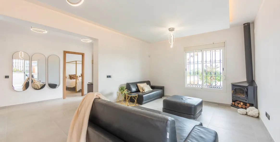 Sale of detached villa in La Duquesa 7