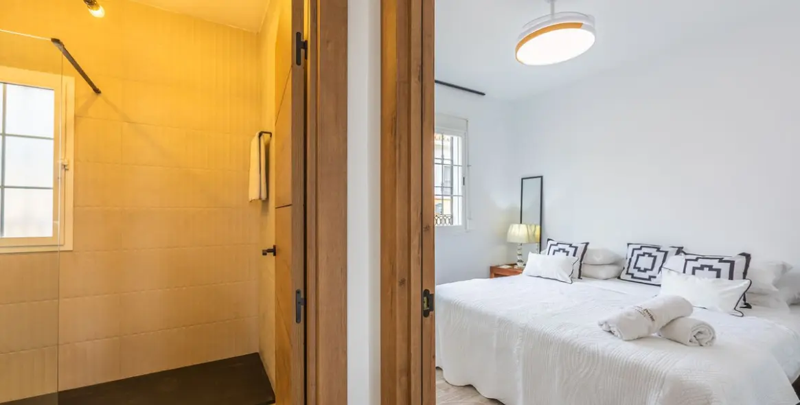 Sale of detached villa in La Duquesa 29