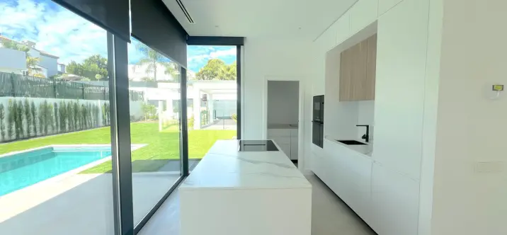 Venta de villa independiente en Atalaya 2
