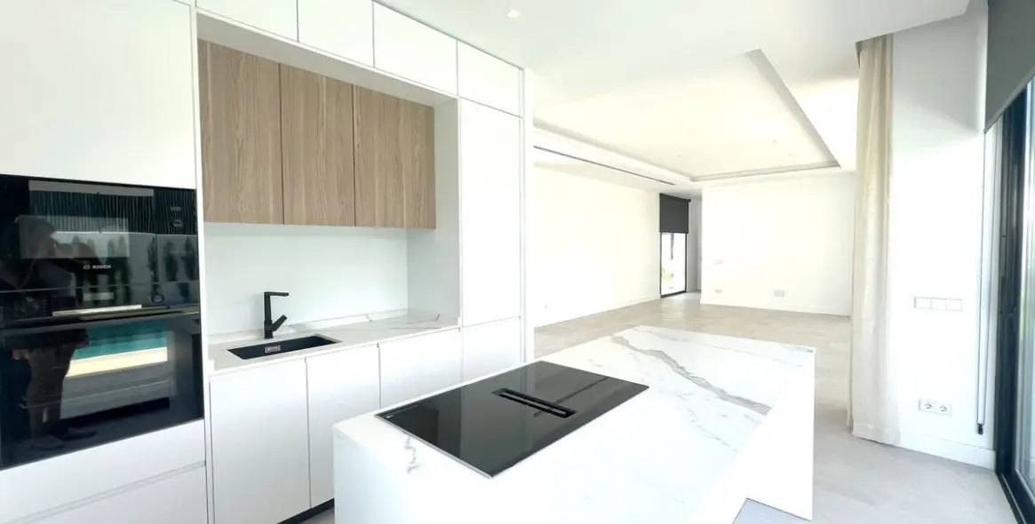 Продажа  отдельно стоящей виллы в Atalaya 4