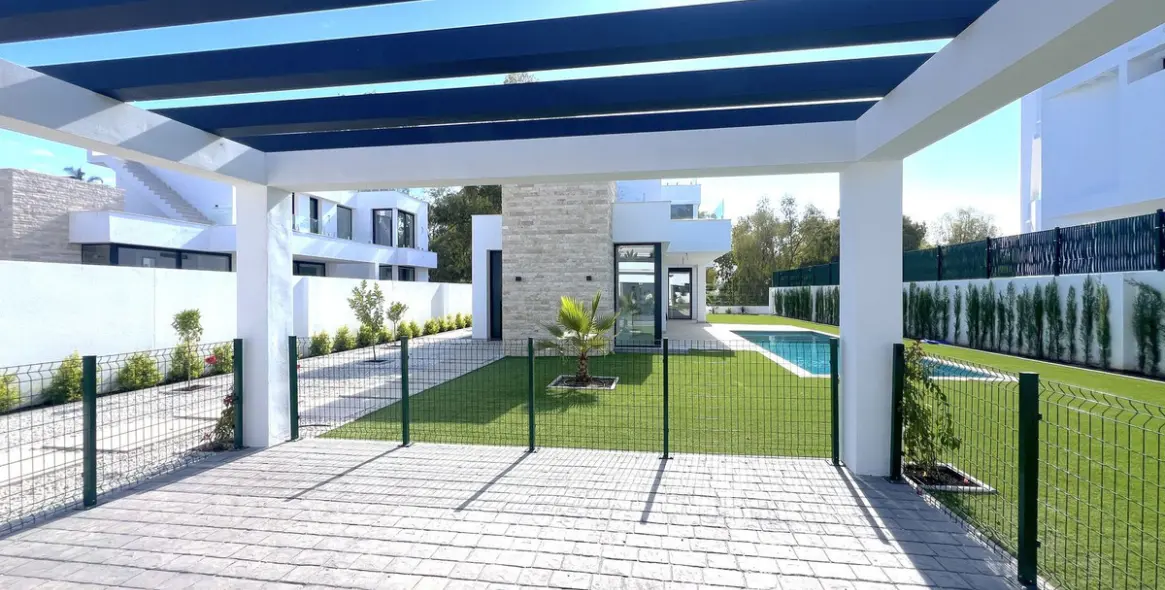 Продажа  отдельно стоящей виллы в Atalaya 7