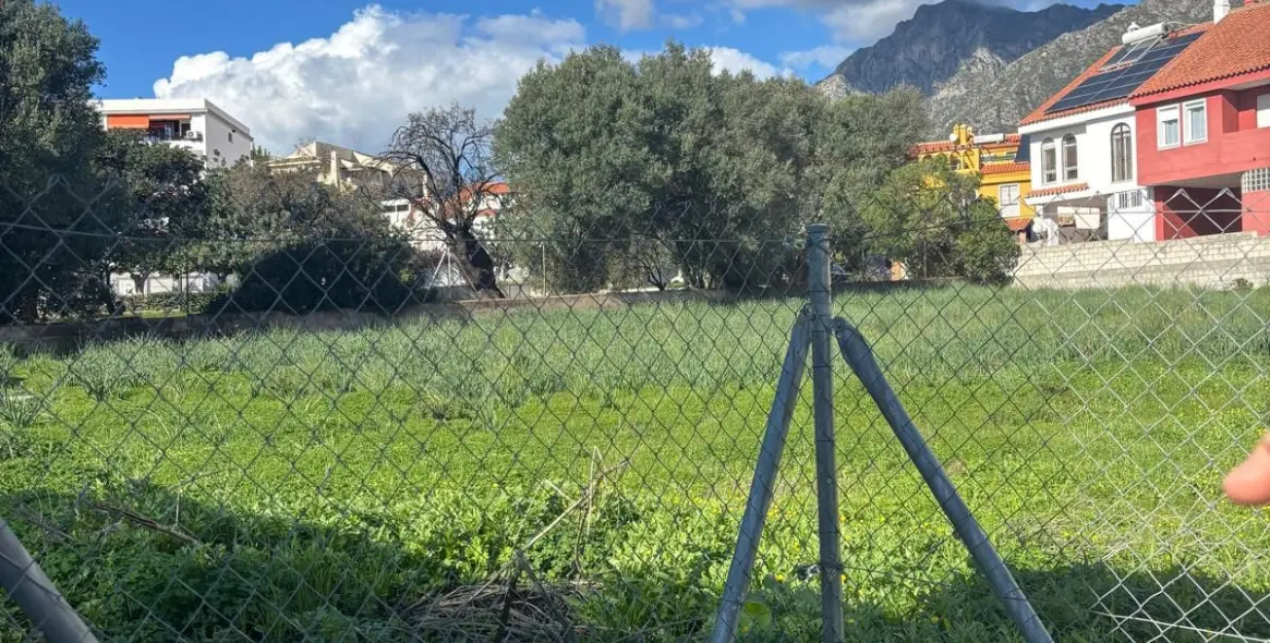 Продажа  жилого участка в Málaga Este 2