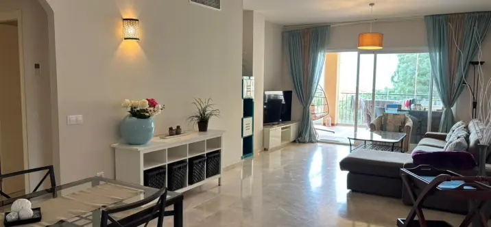 Долгосрочная аренда апартаментов на среднем этаже в Mijas 1