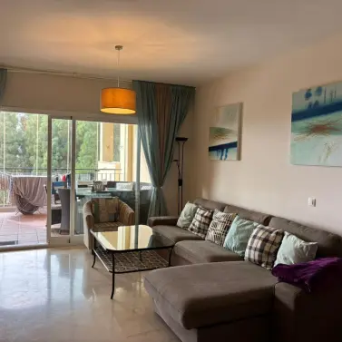 Долгосрочная аренда апартаментов на среднем этаже в Mijas