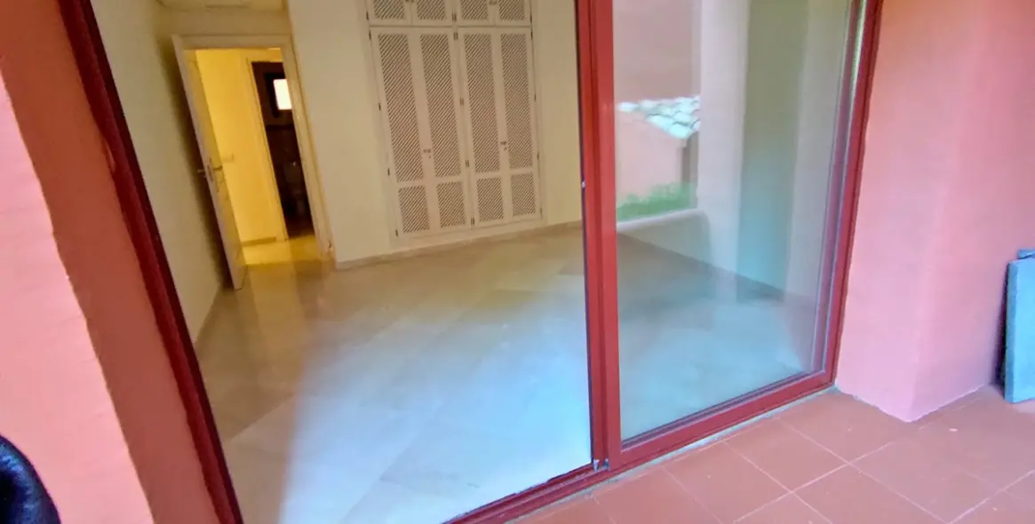 Long-term rent of ground floor apartment in Elviria 3