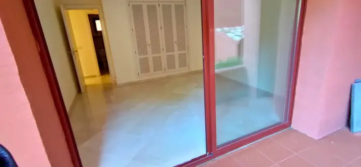 Долгосрочная аренда апартаментов на первом этаже в Elviria 2