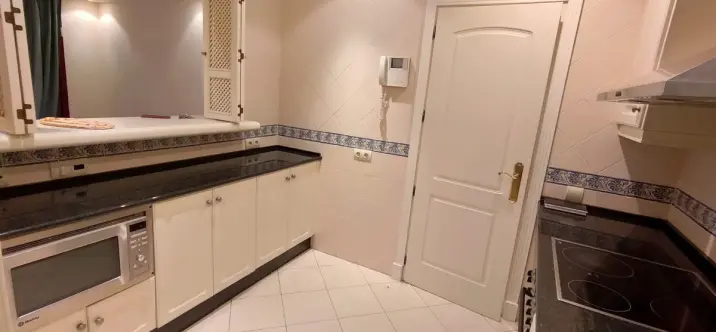 Долгосрочная аренда апартаментов на первом этаже в Elviria 3