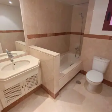 Долгосрочная аренда апартаментов на первом этаже в Elviria