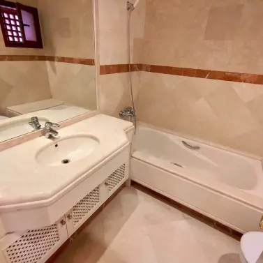 Долгосрочная аренда апартаментов на первом этаже в Elviria