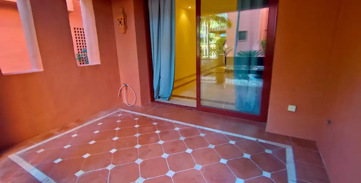 Long-term rent of ground floor apartment in Elviria 9