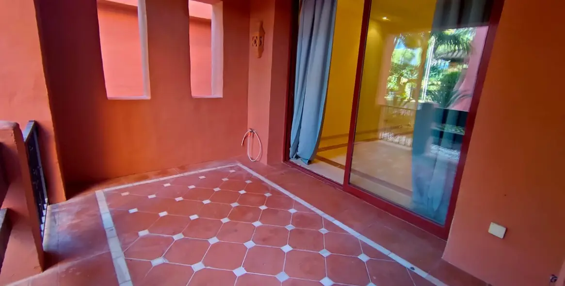 Long-term rent of ground floor apartment in Elviria 11