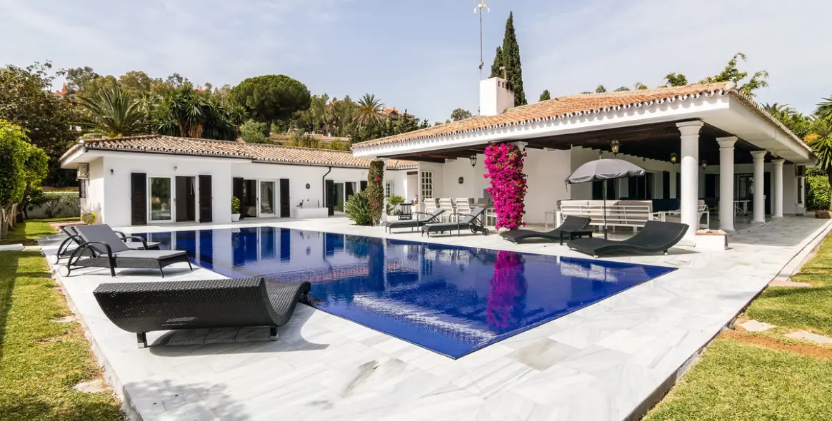 Short-term rent of detached villa in Las Brisas 1