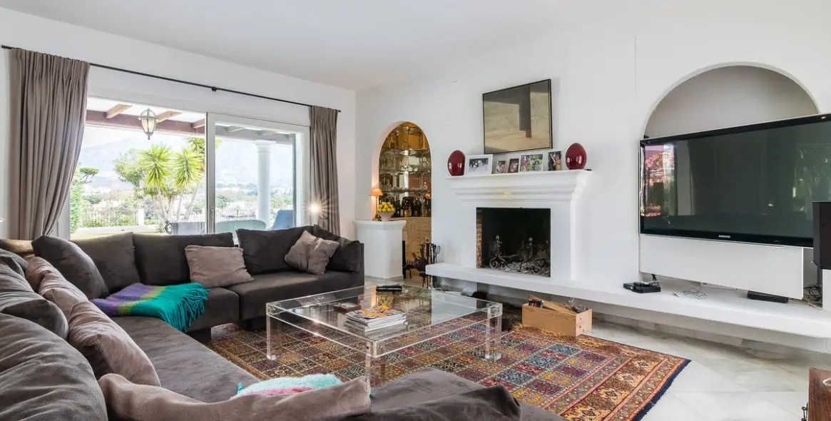 Short-term rent of detached villa in Las Brisas 3