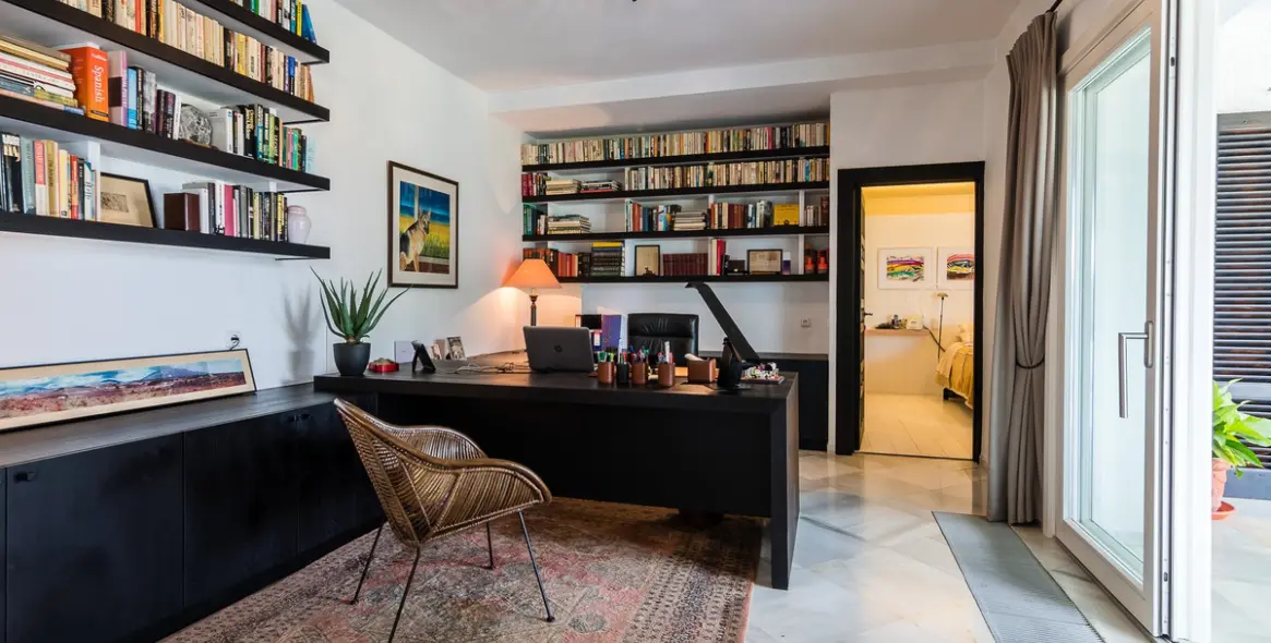 Short-term rent of detached villa in Las Brisas 11