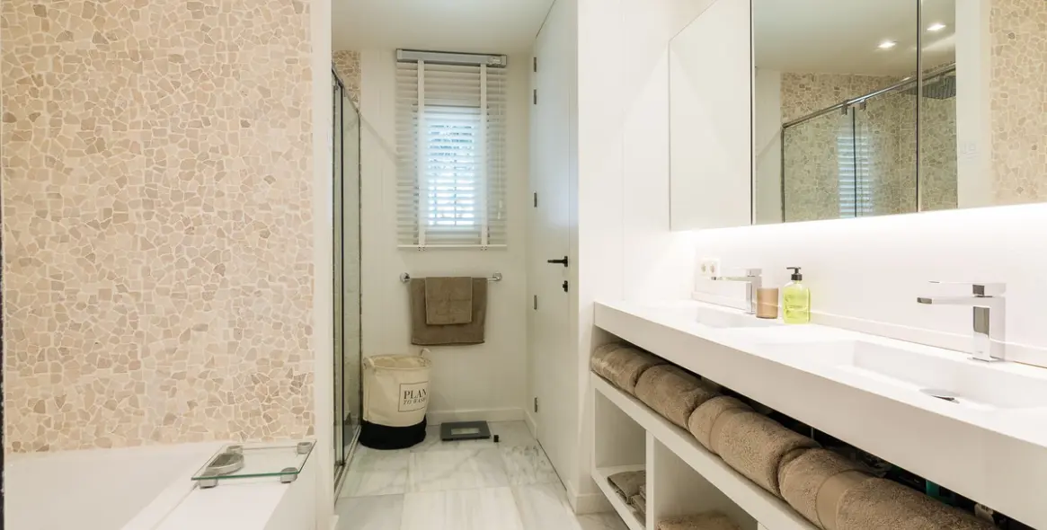 Short-term rent of detached villa in Las Brisas 13