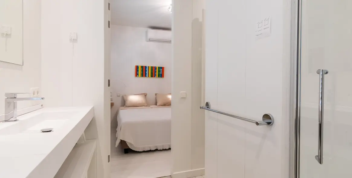 Short-term rent of detached villa in Las Brisas 15