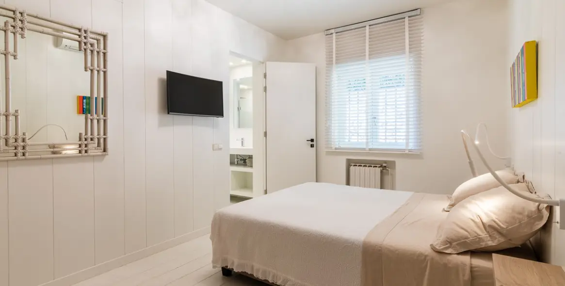 Short-term rent of detached villa in Las Brisas 16