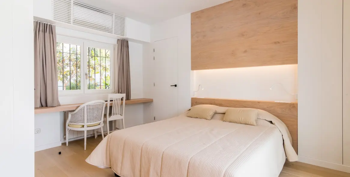 Short-term rent of detached villa in Las Brisas 19