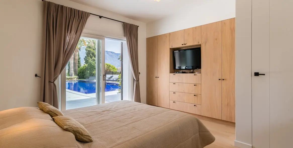 Short-term rent of detached villa in Las Brisas 20