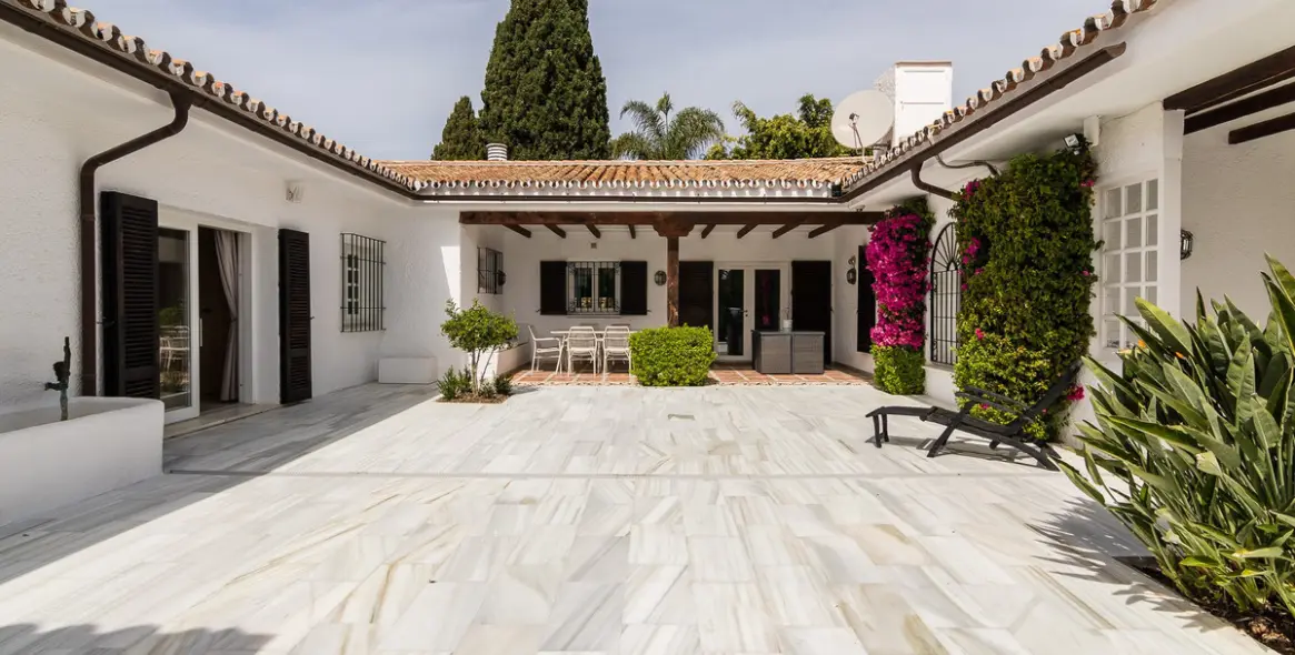 Краткосрочная аренда  отдельно стоящей виллы в Las Brisas 26