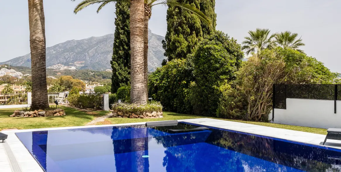 Краткосрочная аренда  отдельно стоящей виллы в Las Brisas 32