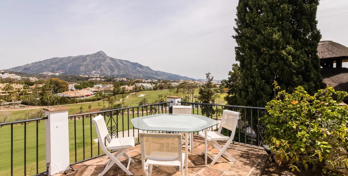 Краткосрочная аренда  отдельно стоящей виллы в Las Brisas 35