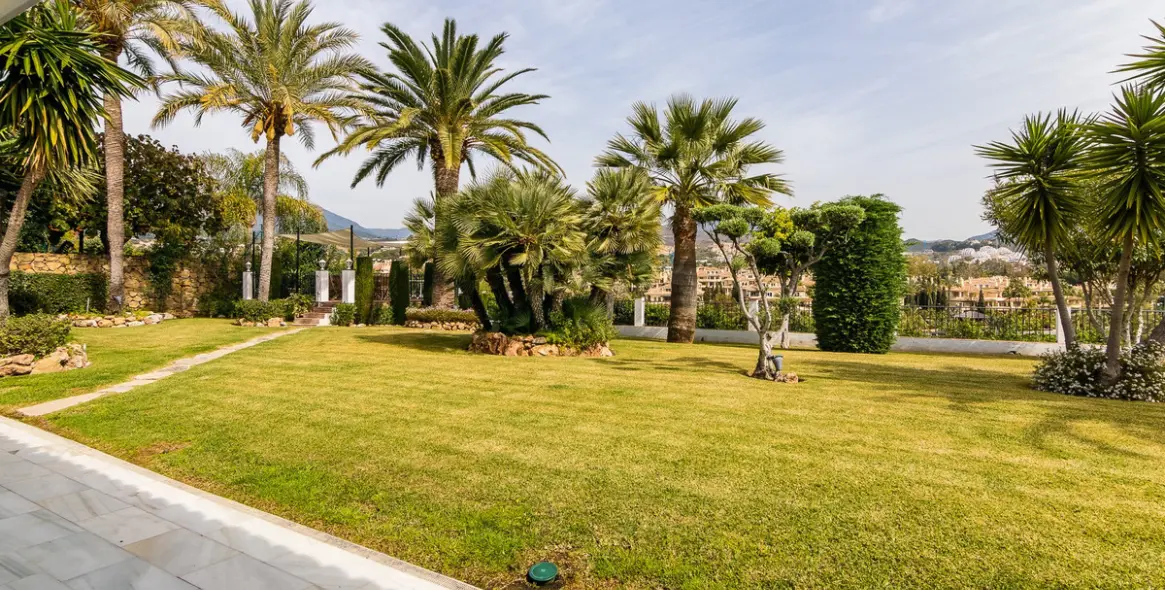 Краткосрочная аренда  отдельно стоящей виллы в Las Brisas 37