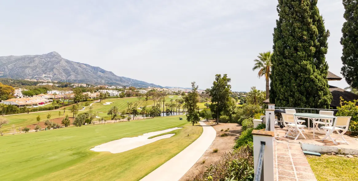 Краткосрочная аренда  отдельно стоящей виллы в Las Brisas 38