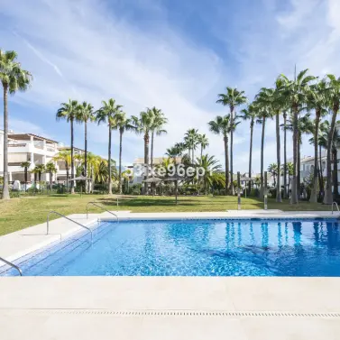 Продажа апартаментов на среднем этаже в Selwo