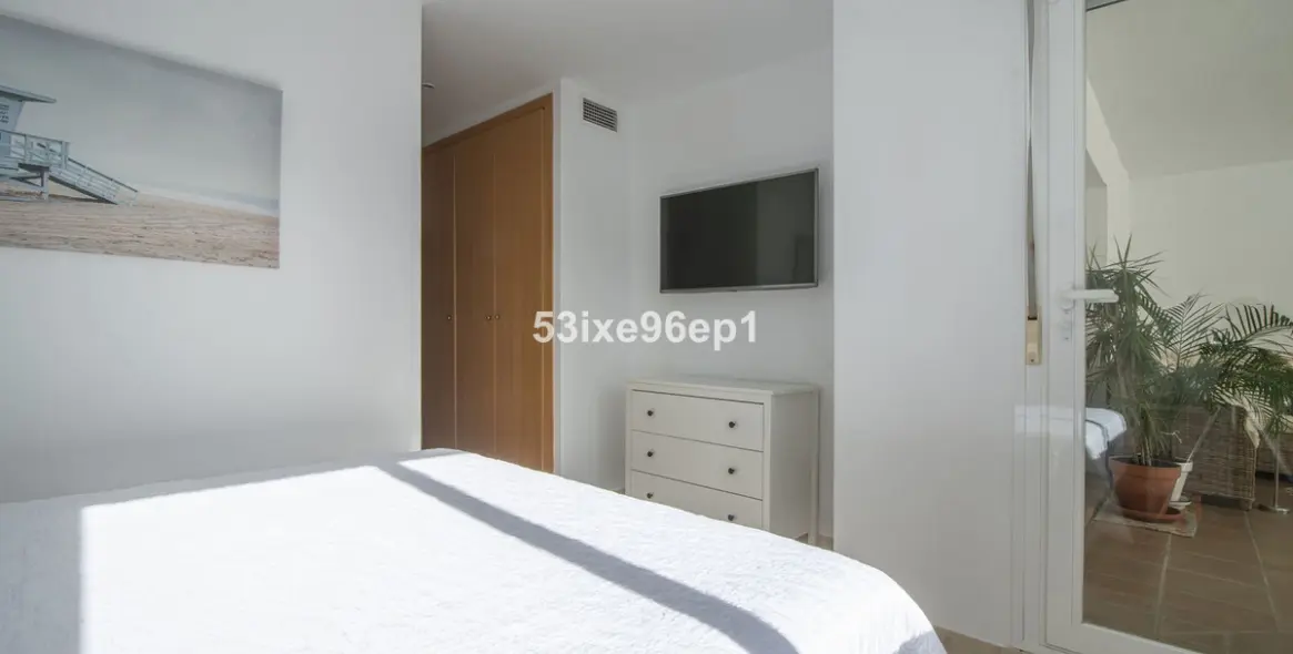 Sale of middle floor apartment in Selwo 22