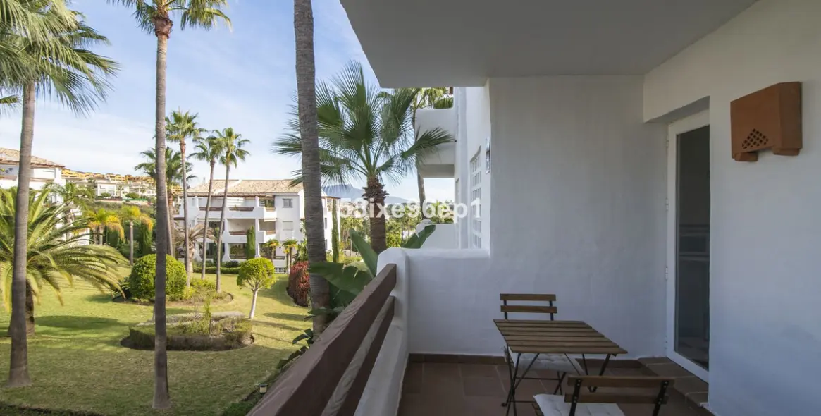 Sale of middle floor apartment in Selwo 27