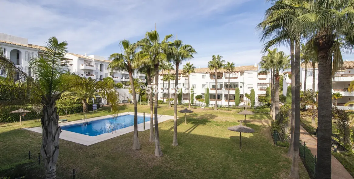 Sale of middle floor apartment in Selwo 30