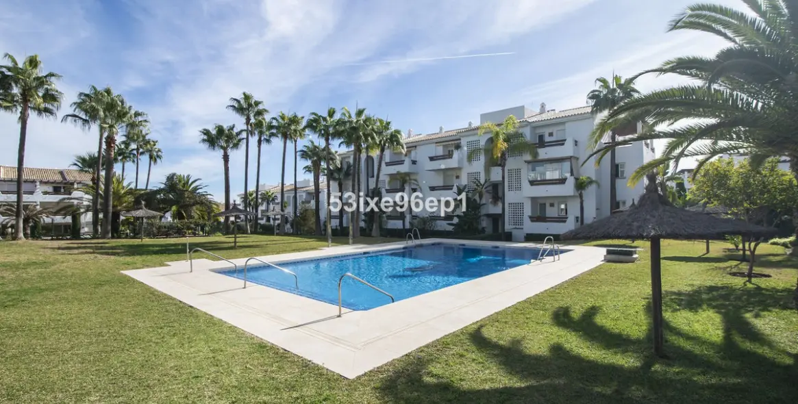 Sale of middle floor apartment in Selwo 35