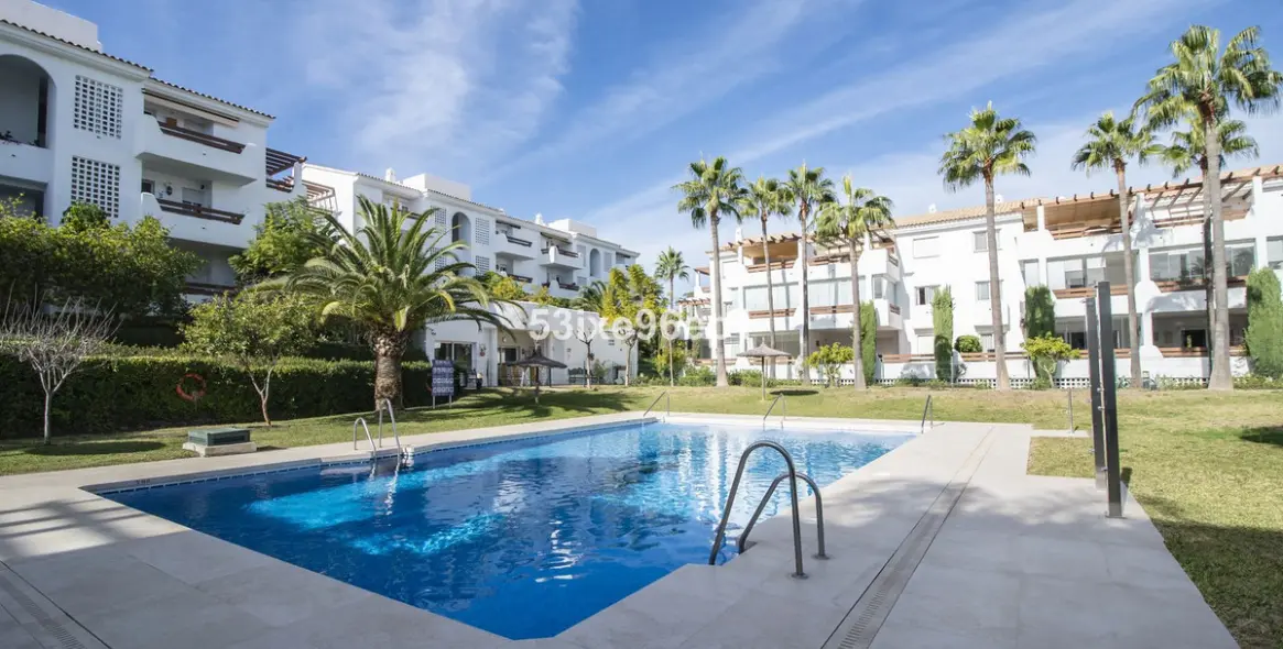 Sale of middle floor apartment in Selwo 37